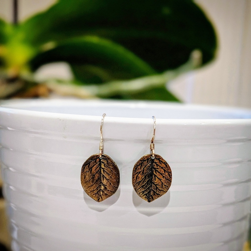 Leaf Dangle Earrings | Gold / Bronze